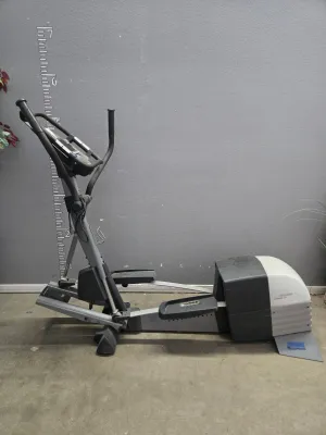 38770 ProForm Elliptical Trainer with Adjustable Resistance - 30 Day Guarantee !