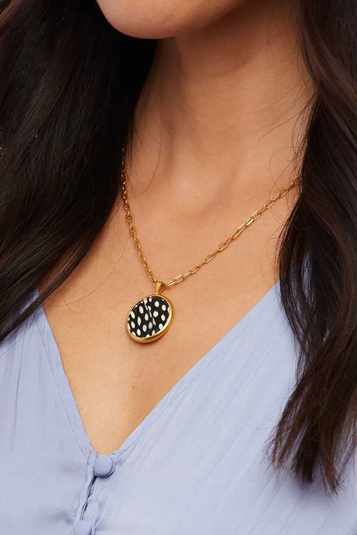 AHURU FEATHER NECKLACE
