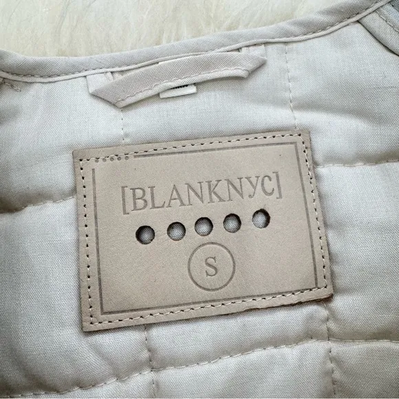 Blank NYC Dainty Floral Quilted Crop Jacket Cream Size Small Full Zip