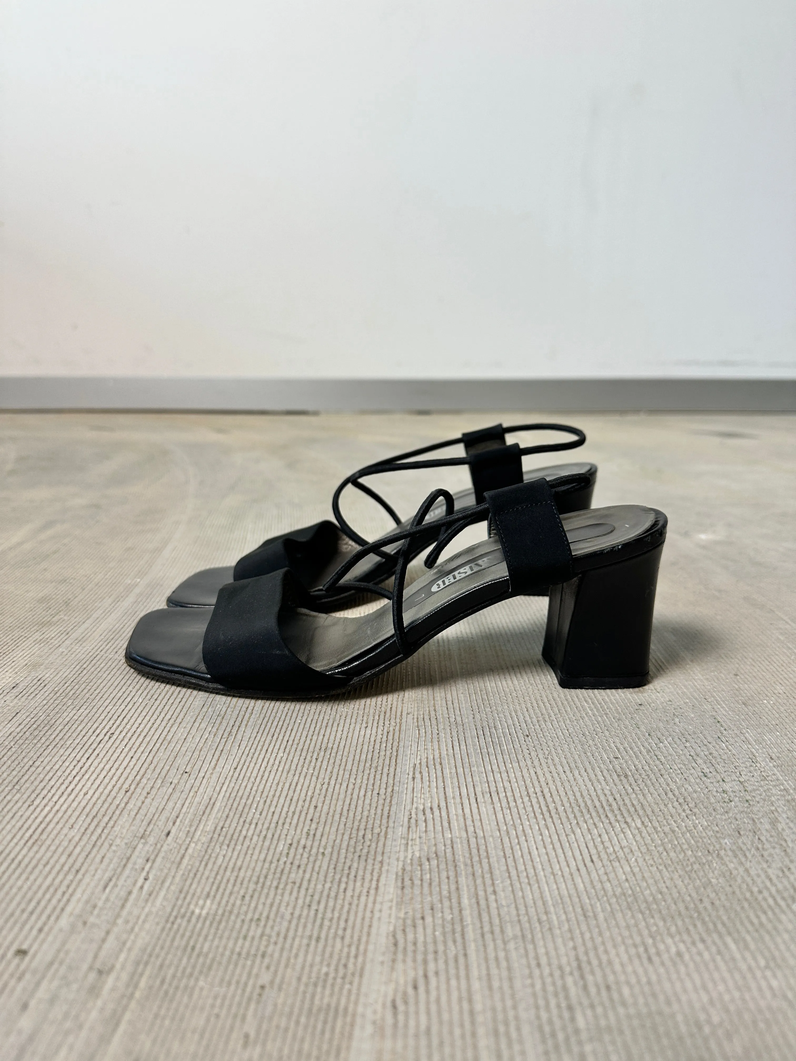 Block heel sandals | Black