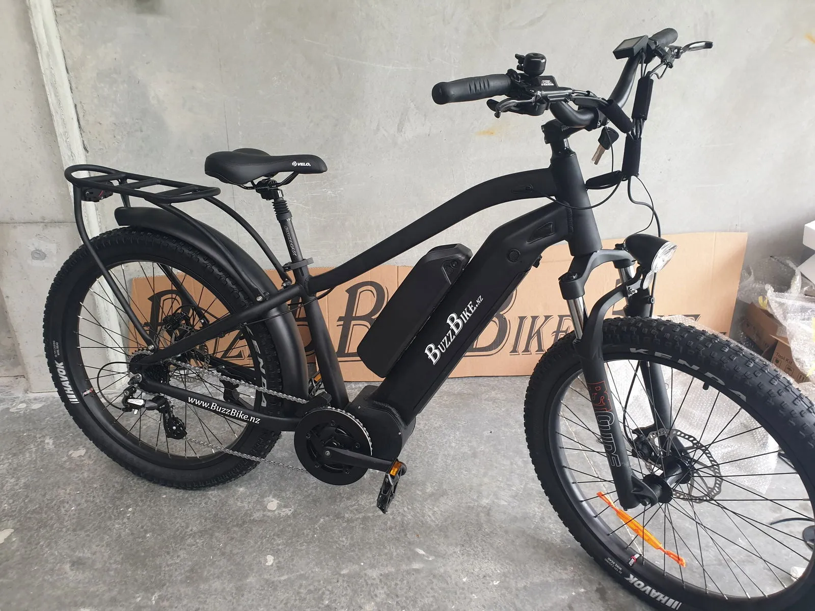 BUZZ BIKE TT Deluxe Mid Drive Duo Battery 26" X 4" BLACK