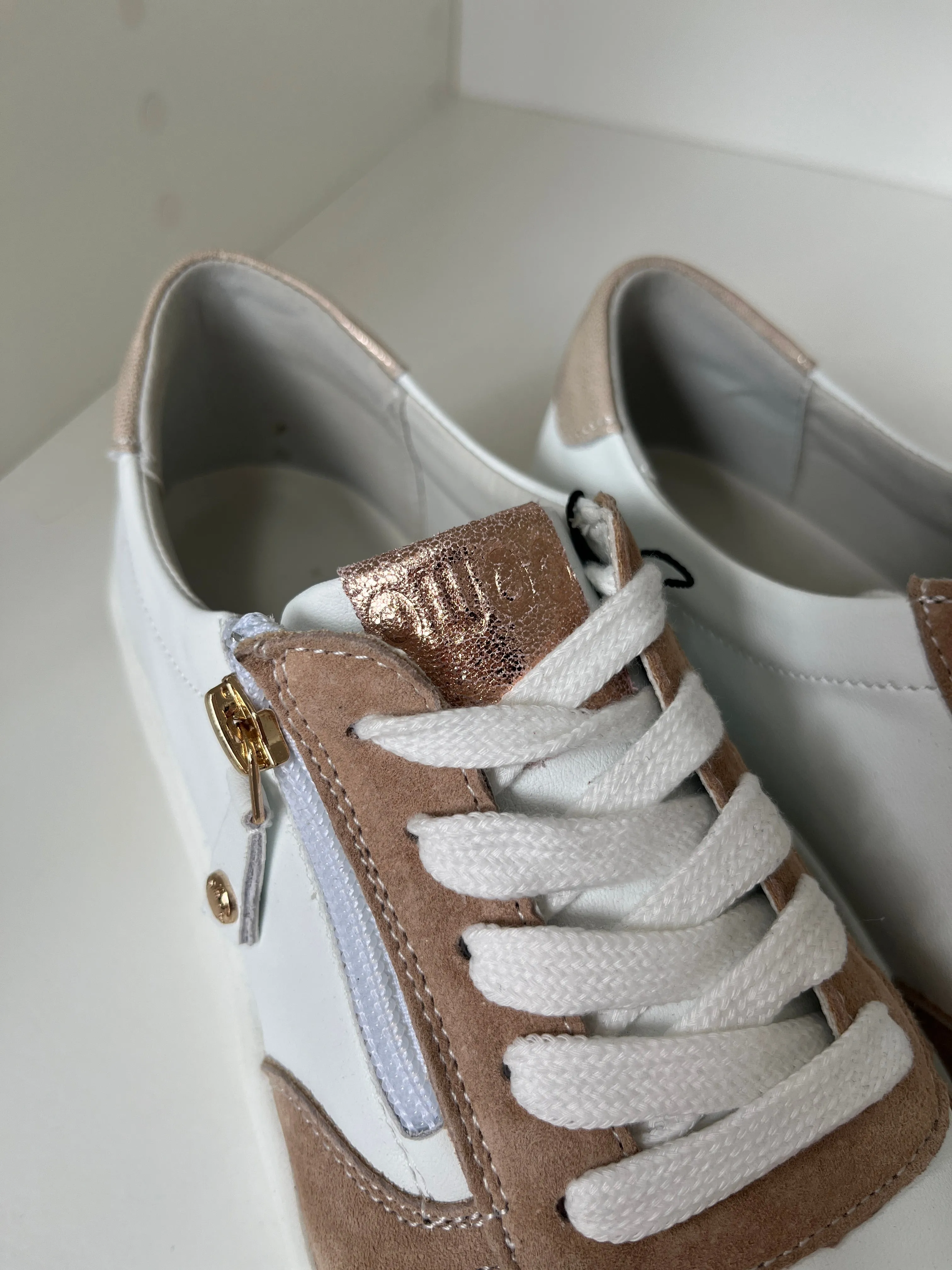 Cora Trainer