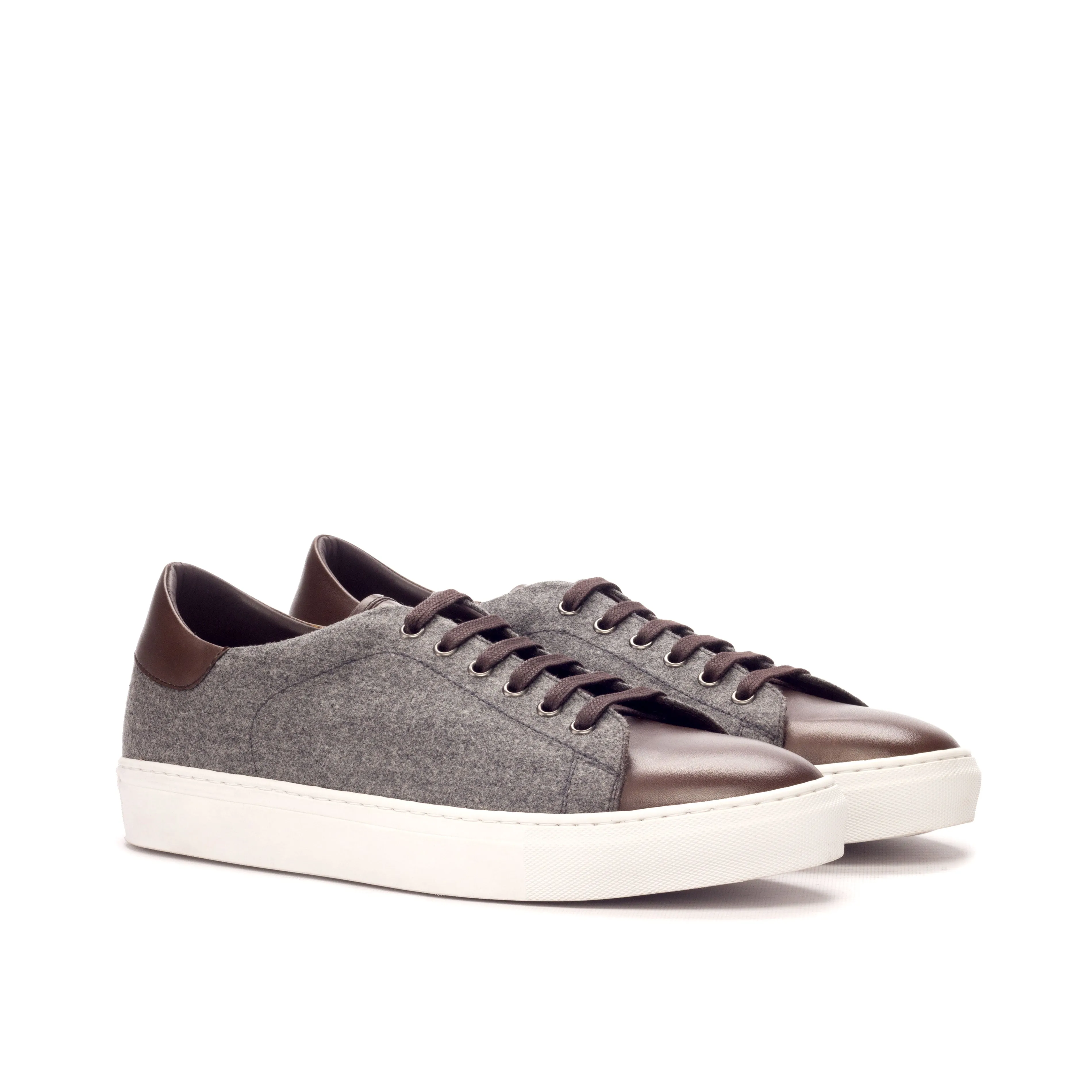 DapperFam Rivale in Light Grey Men's Flannel Trainer