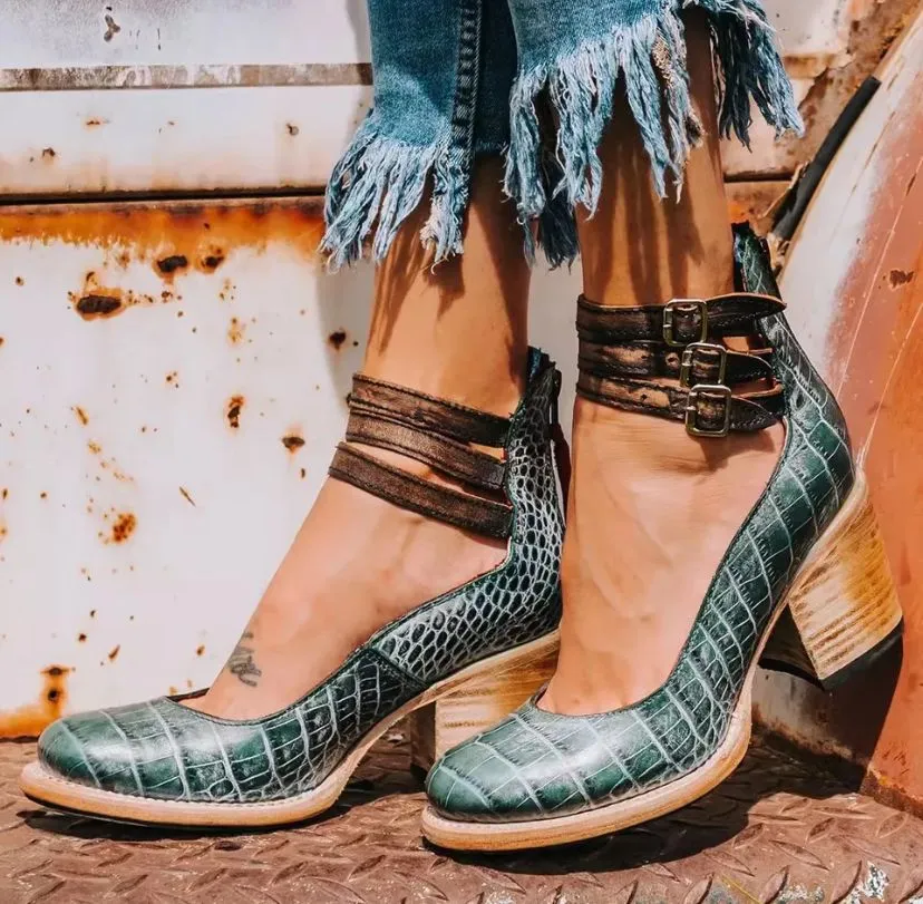 Double-Strap Block Heels | Brown | Vintage and Comfortable