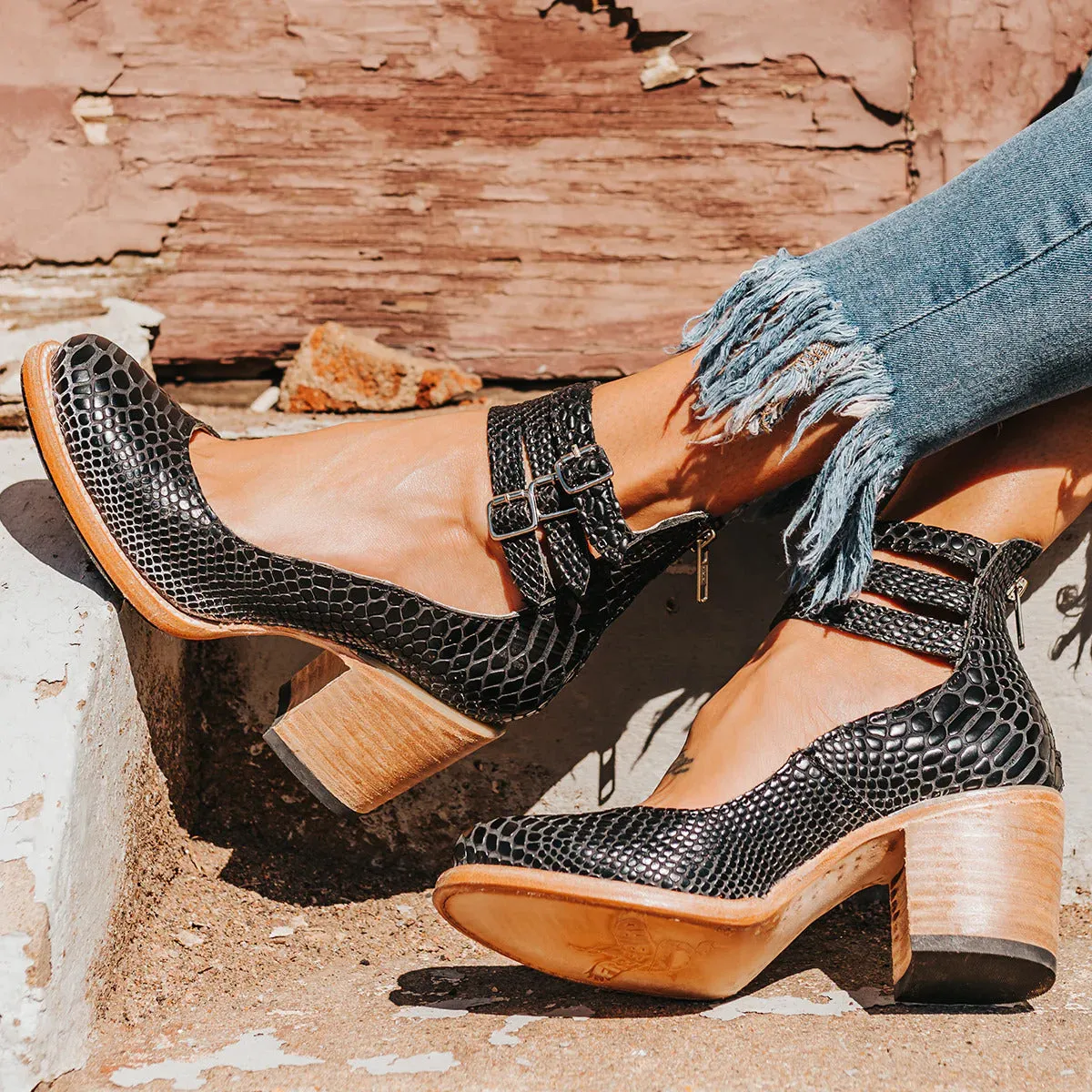 Double-Strap Block Heels | Brown | Vintage and Comfortable