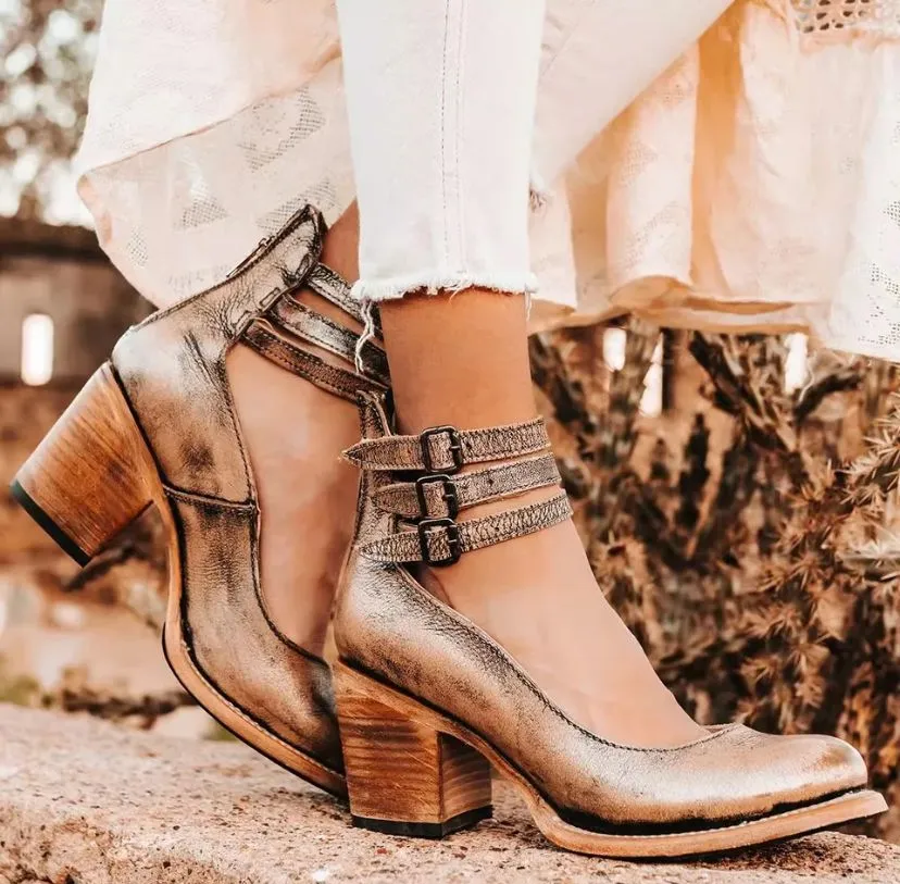 Double-Strap Block Heels | Brown | Vintage and Comfortable