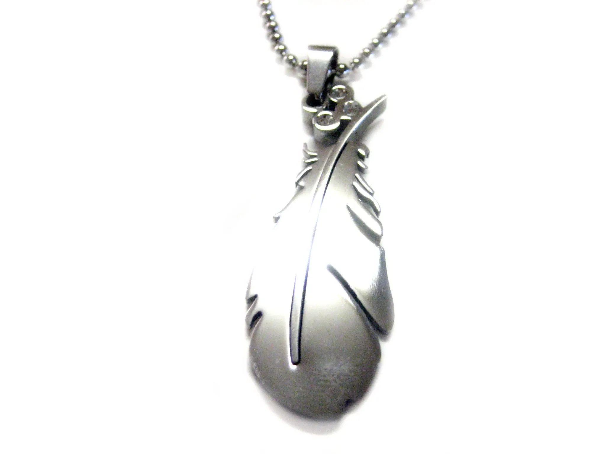 Feather Pendant Necklace