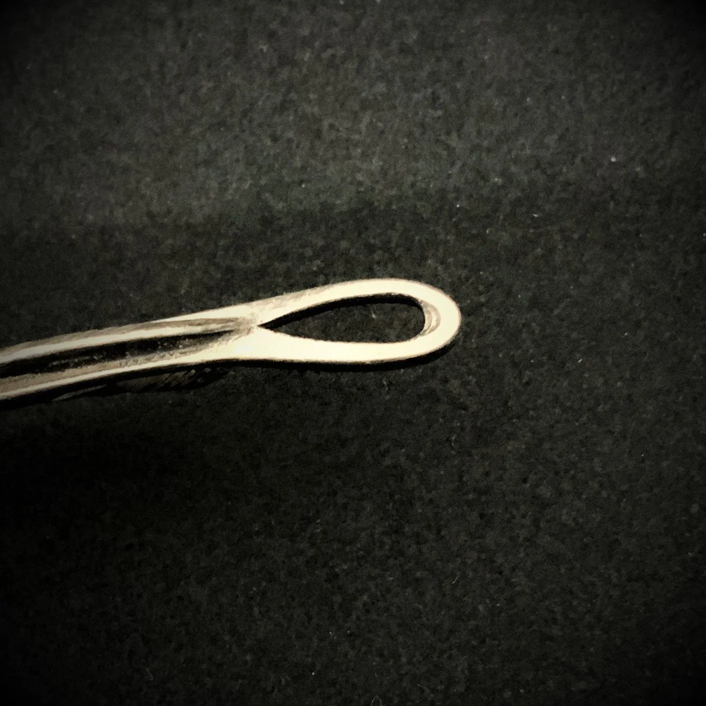 Goros Xl Silver And Gold Feather With Metal - Facing Right