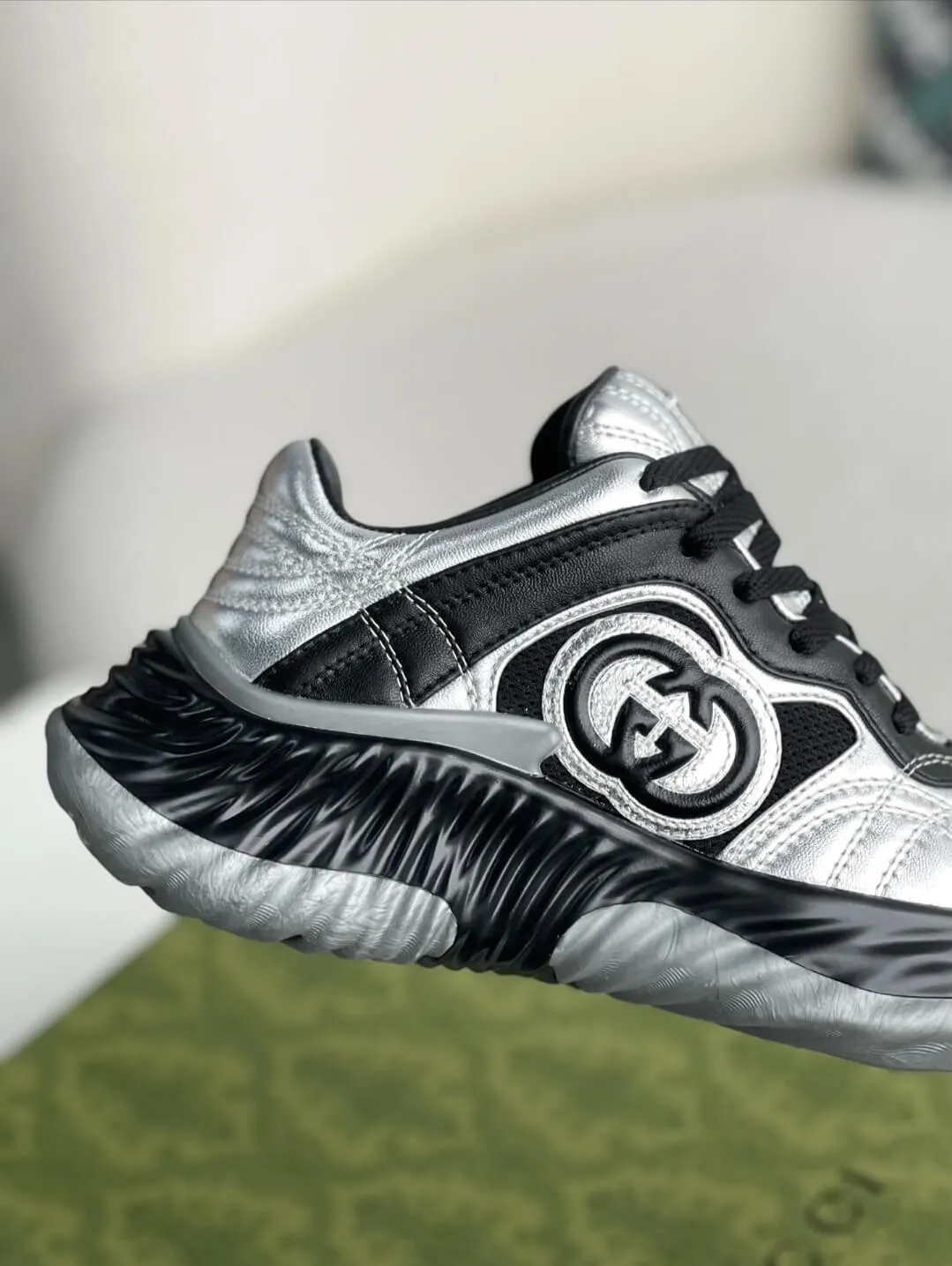 Gucci Ripple Trainer Gray Black