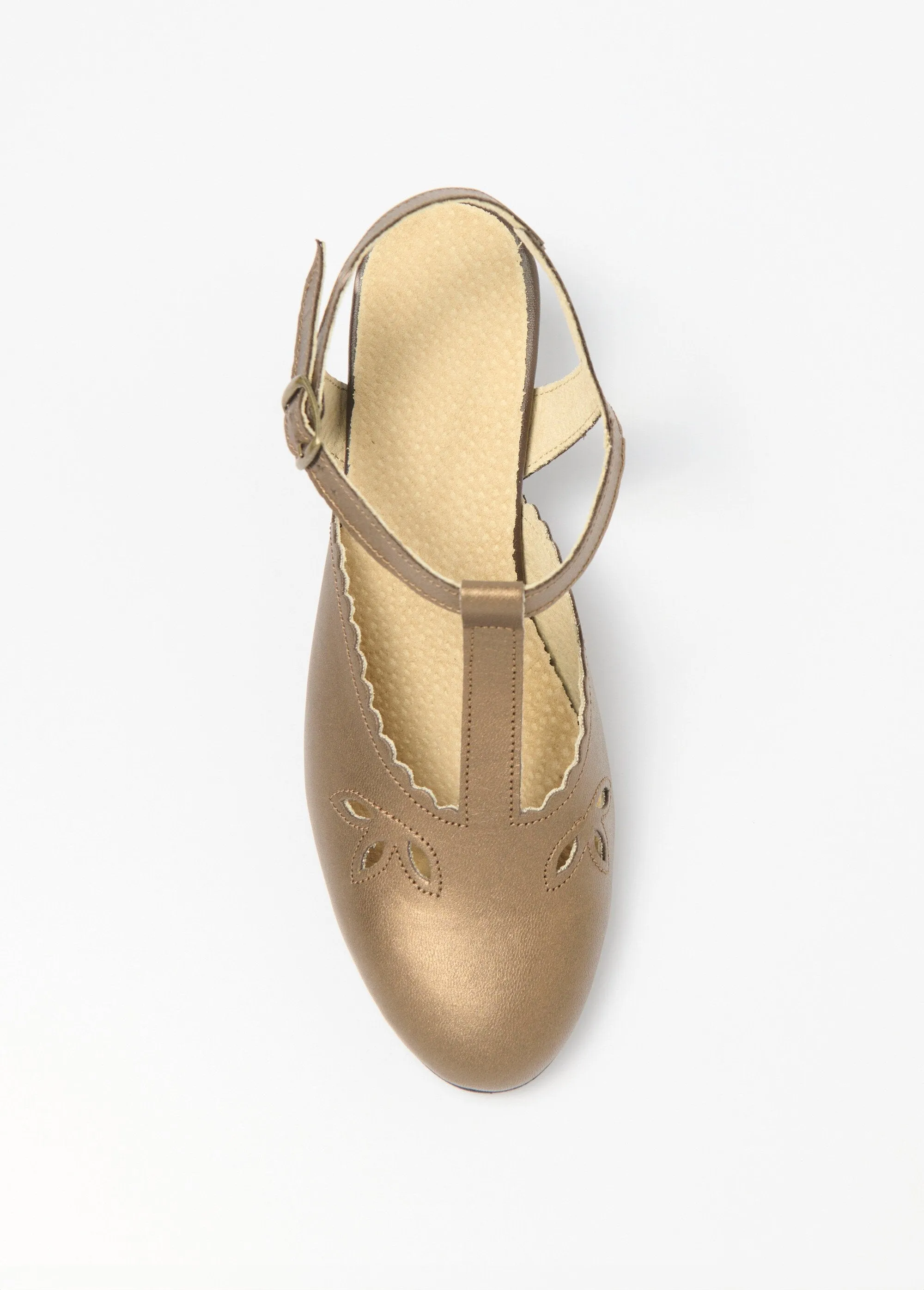 Leather salome sandals with high heels and comfort width