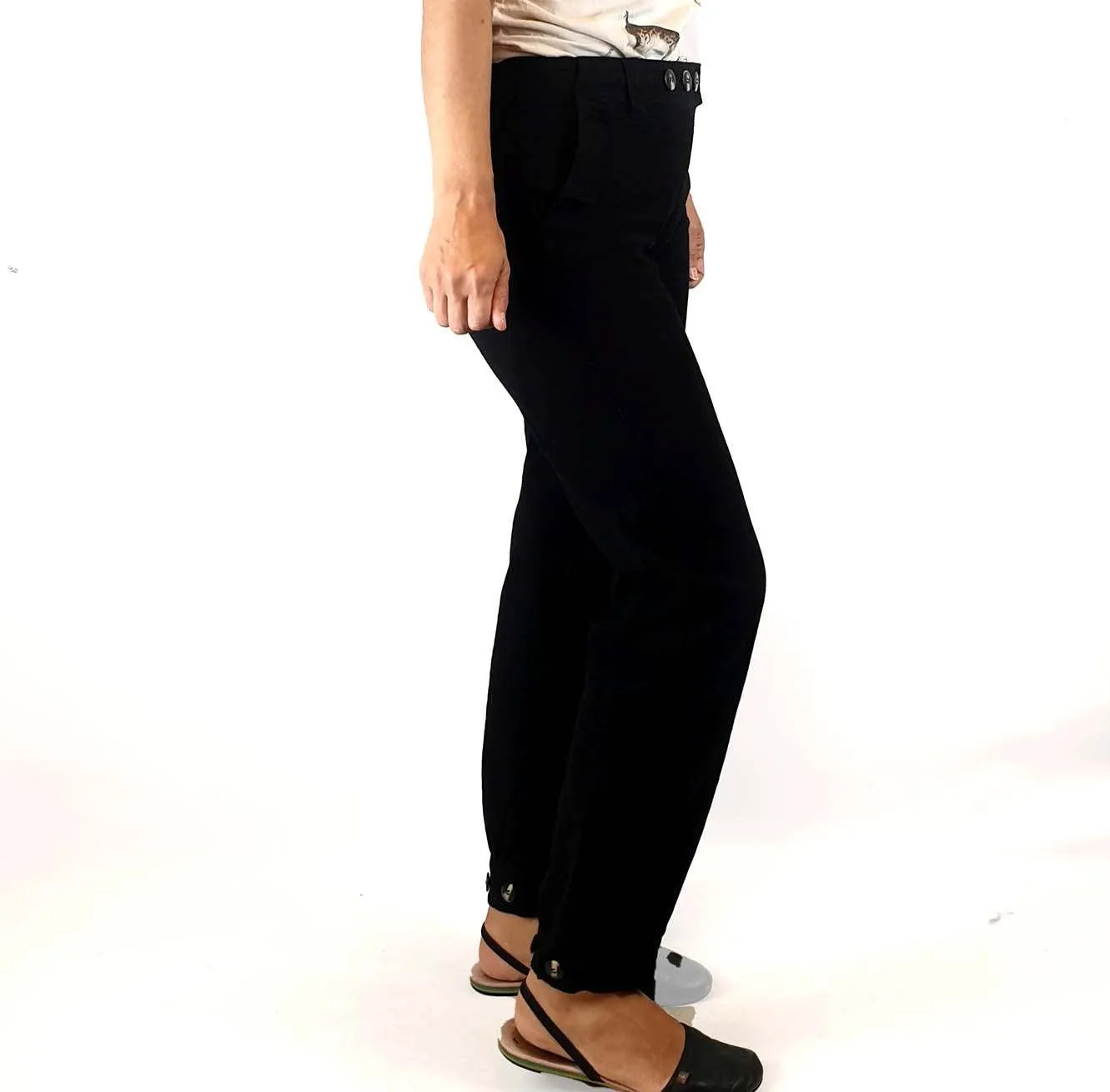 Lush cotton mix straight leg pants with unique button detail size 10 (tiny fit, best fits size 8)