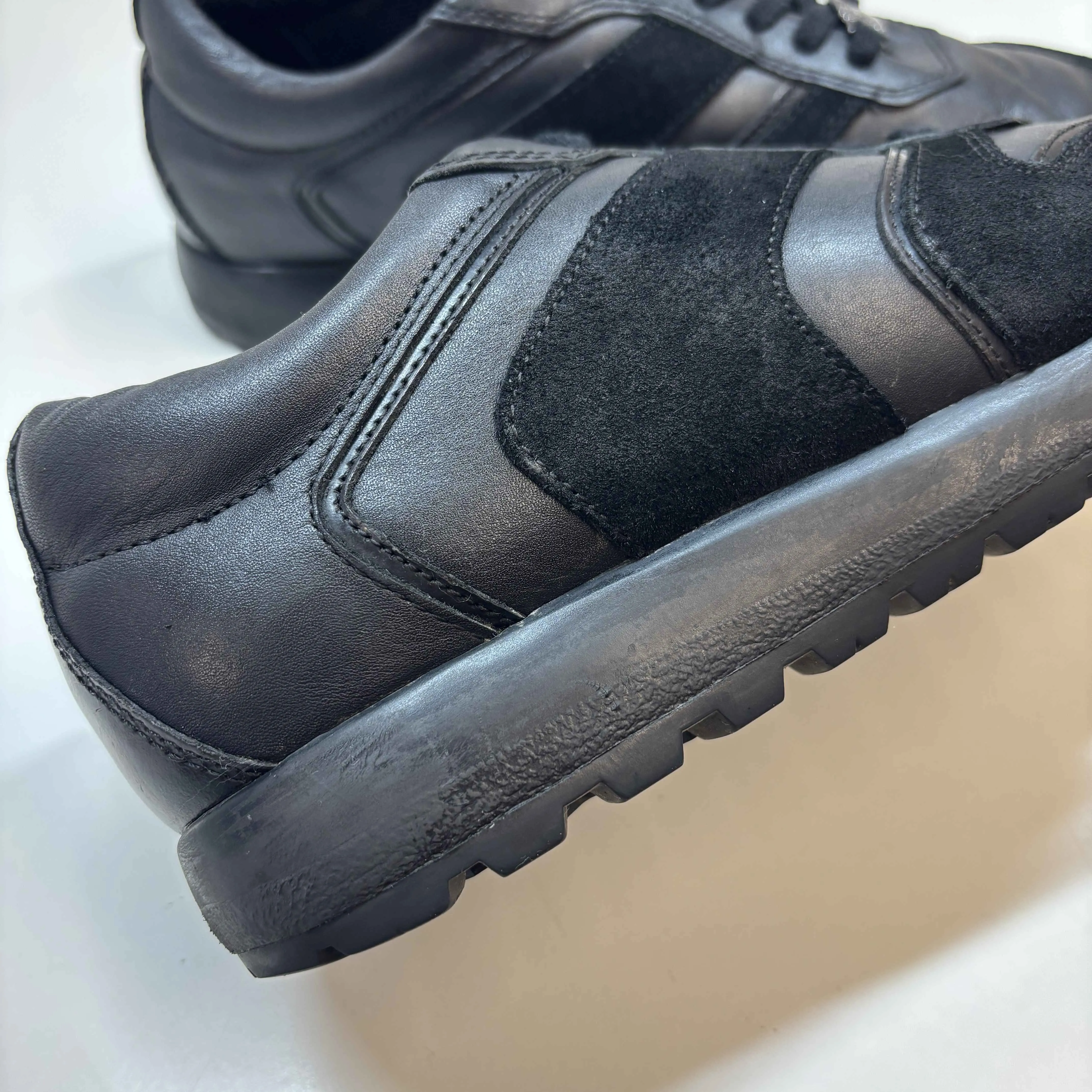 Men's Medusa Plaque Low Trainers Black Size EU 41 / UK 7