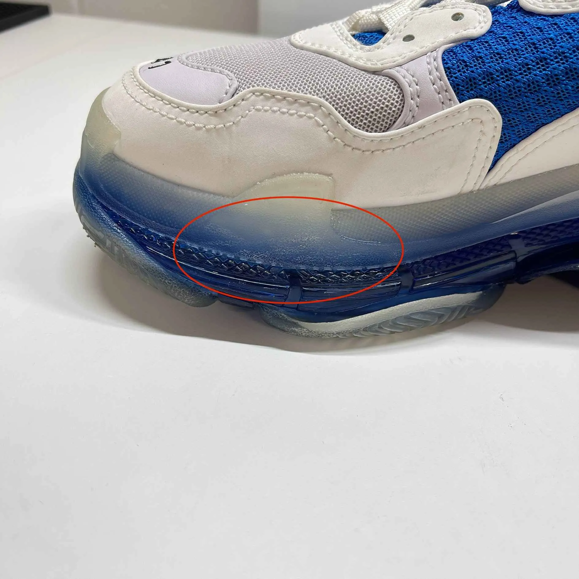 Men's Triple S Low Trainers Blue Size EU 41 / UK 7