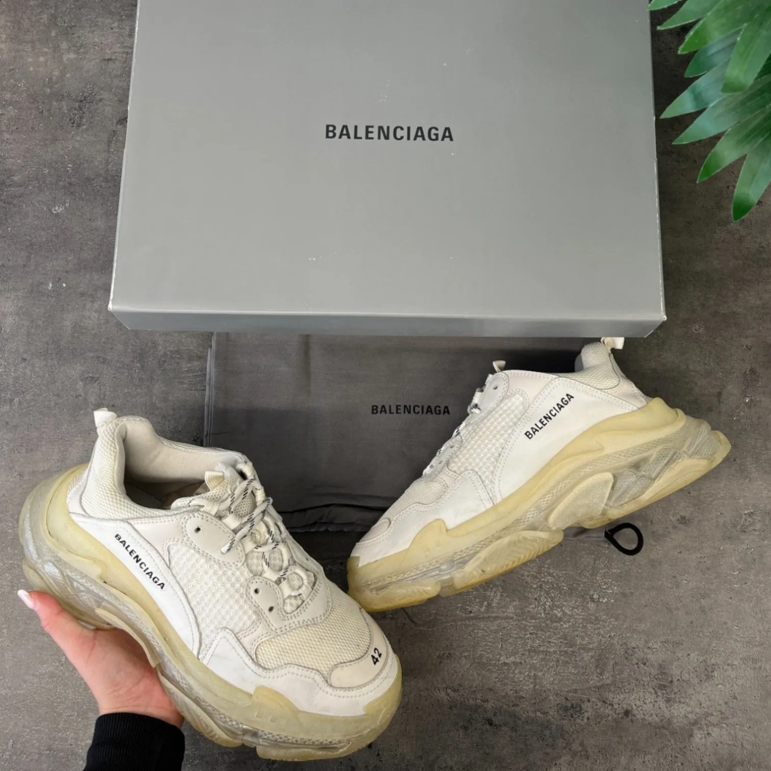 Men's Triple S Low Trainers White Size EU 42 / UK 8