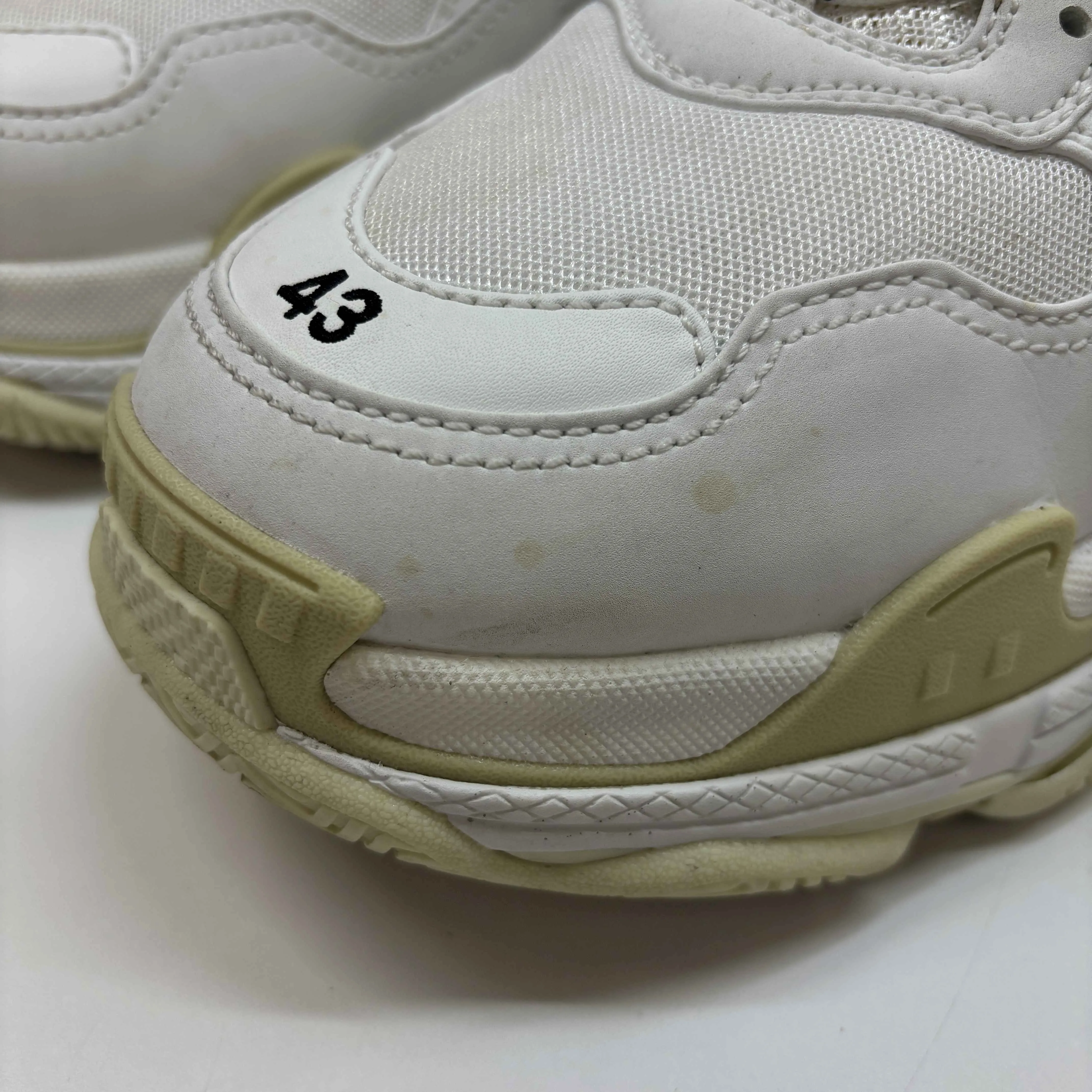 Men's Triple S Low Trainers White Size EU 43 / UK 9