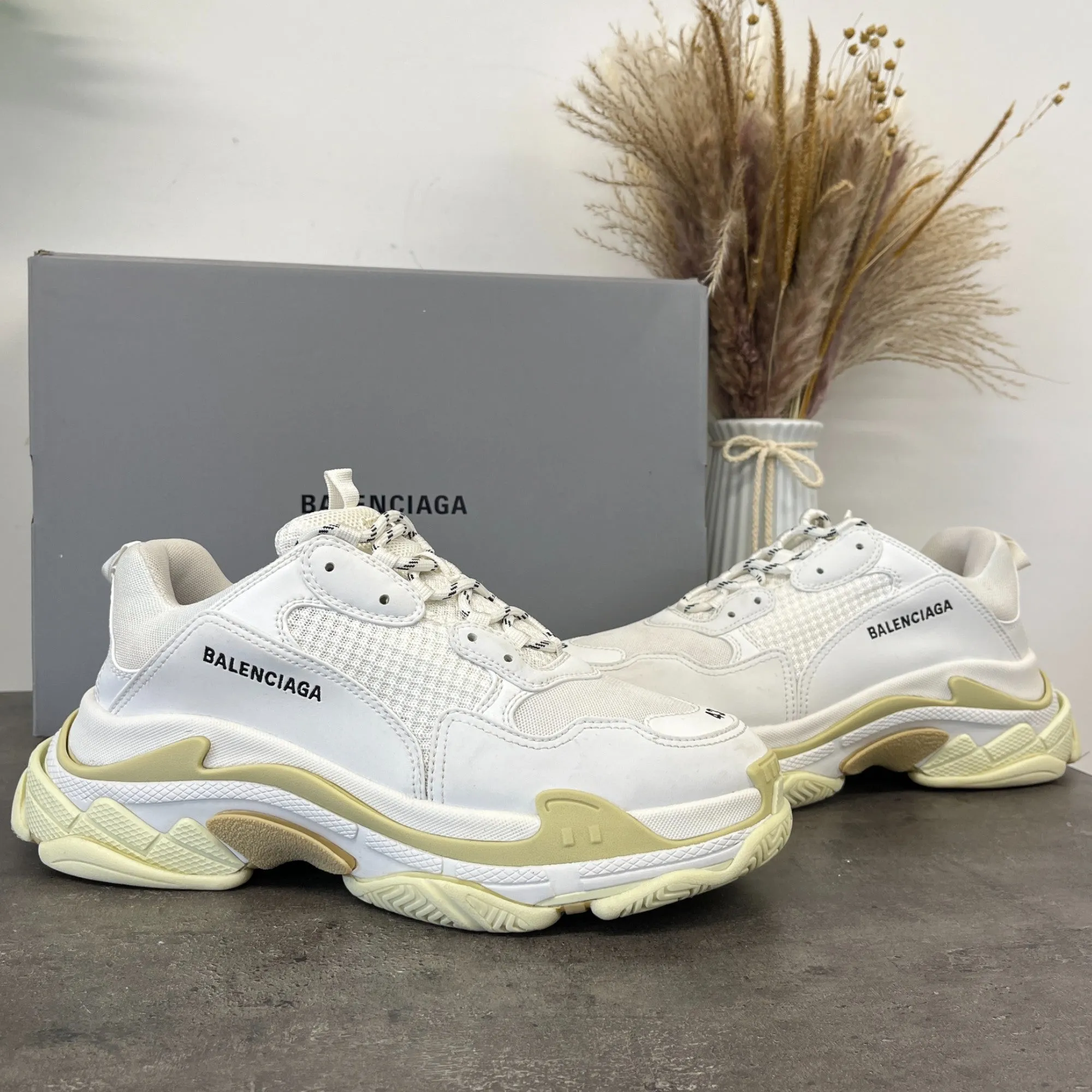 Men's Triple S Low Trainers White Size EU 43 / UK 9