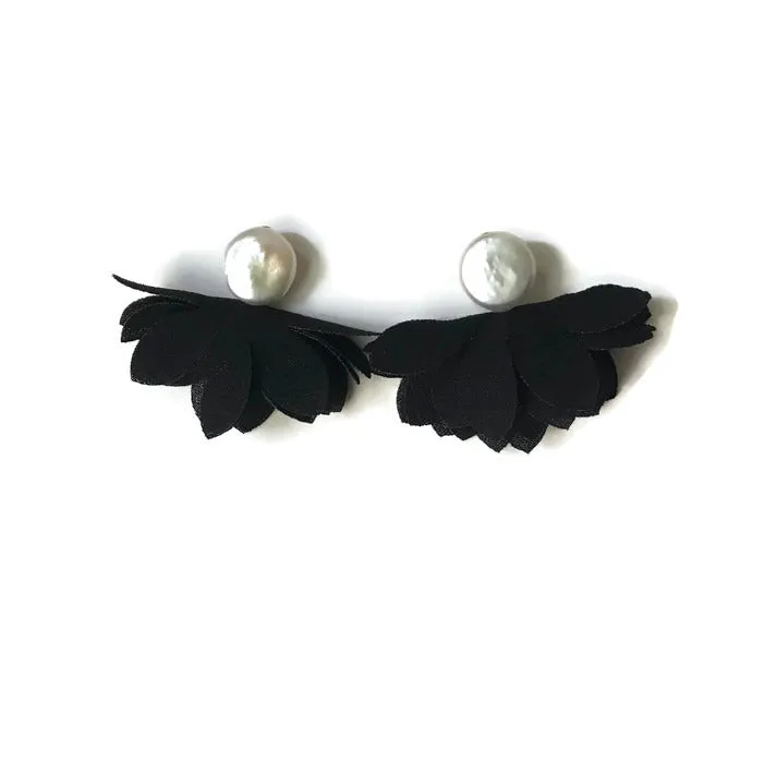 Primrose Blooms - Black