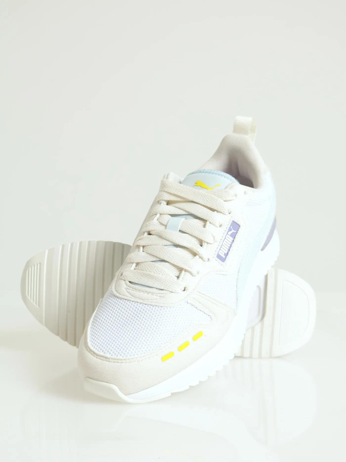 R78 Retro Jogger Sneaker - Light Grey