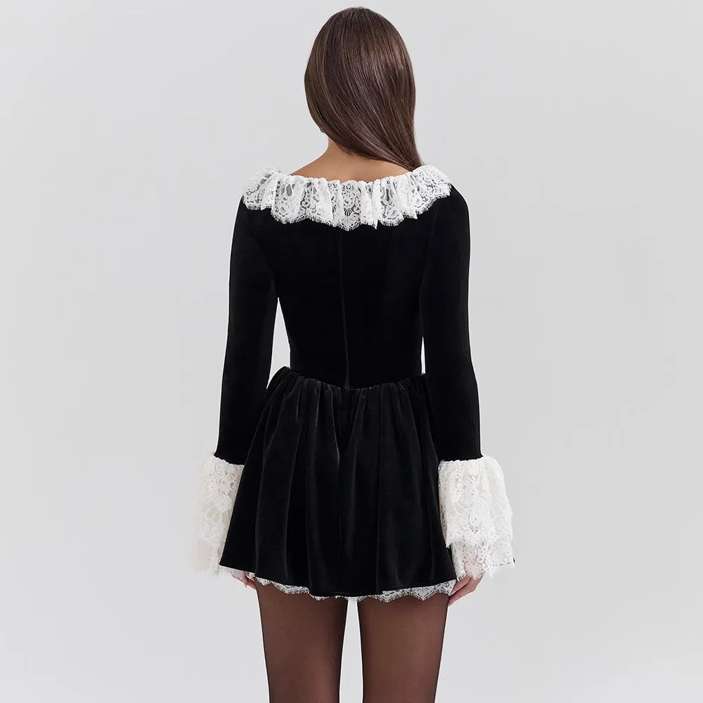 Romantic Vintage-Inspired Velvet Mini Dress with Dramatic Lace Sleeves