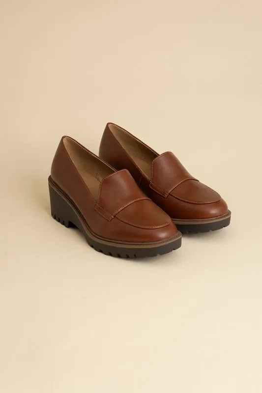 Smart Loafers in Black or Cognac Brown