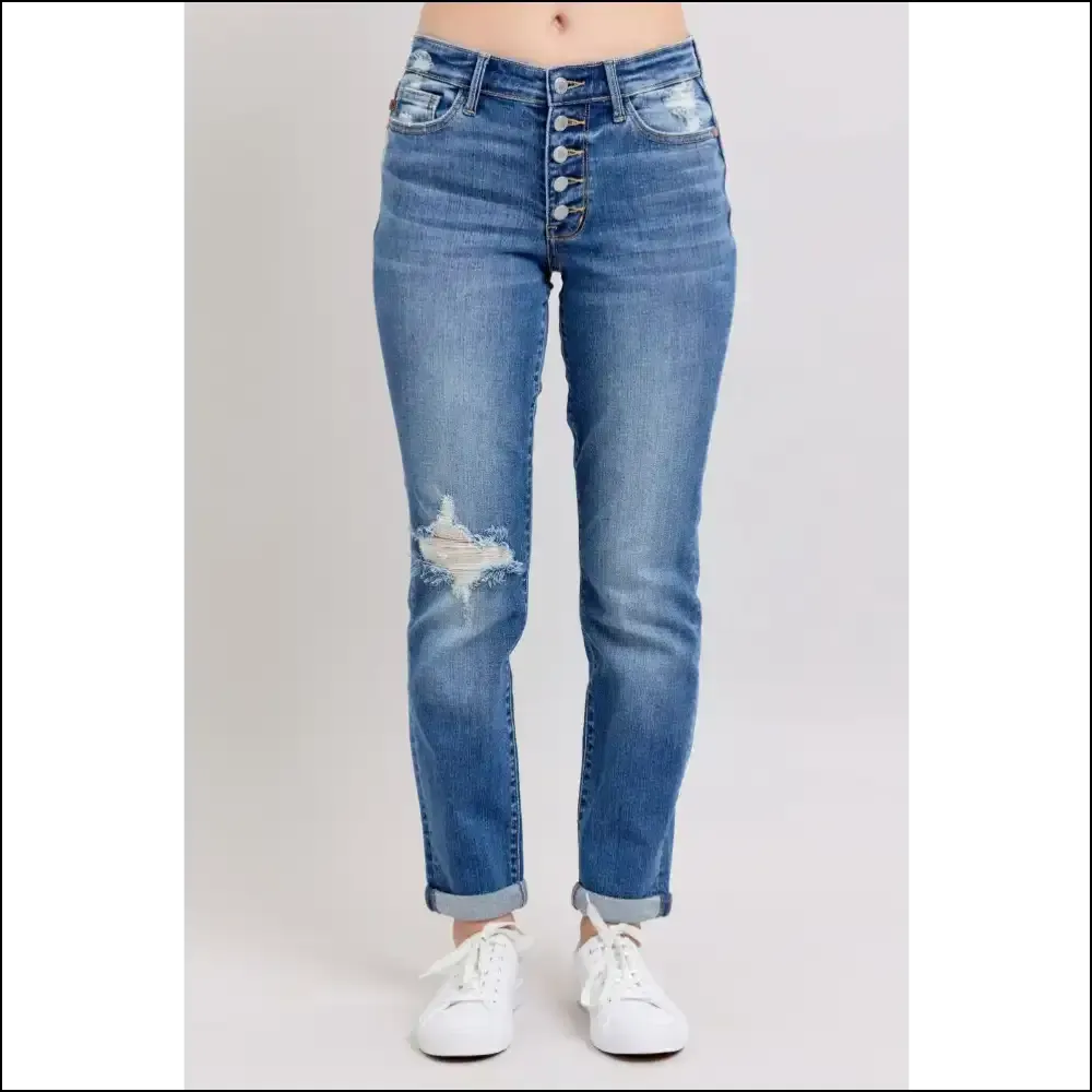 Unlock your Fabulousness in Judy Blue Button Fly Distressed Jeans! 🎉👖
