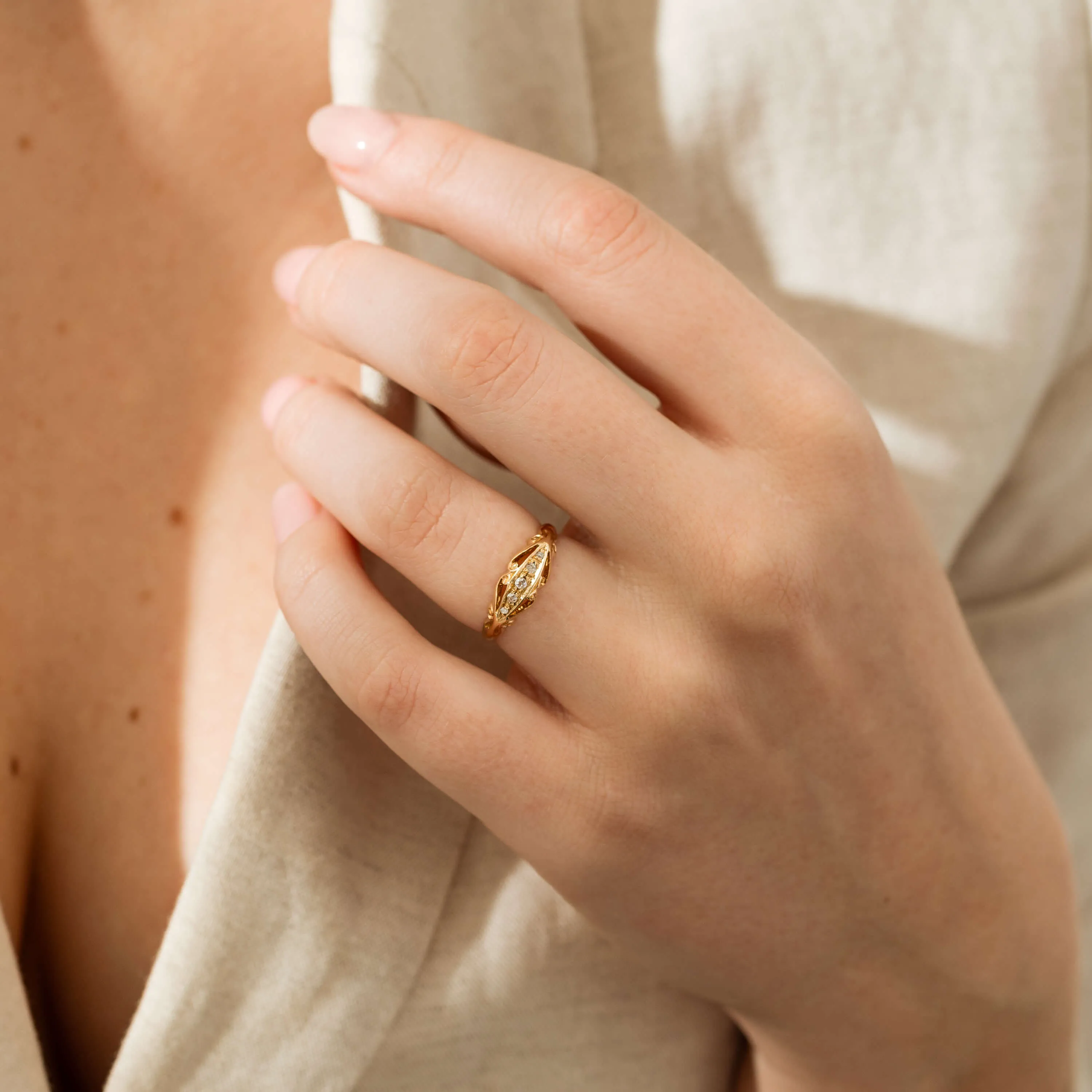 Vintage 18ct Yellow Gold .07ct Diamond Ring