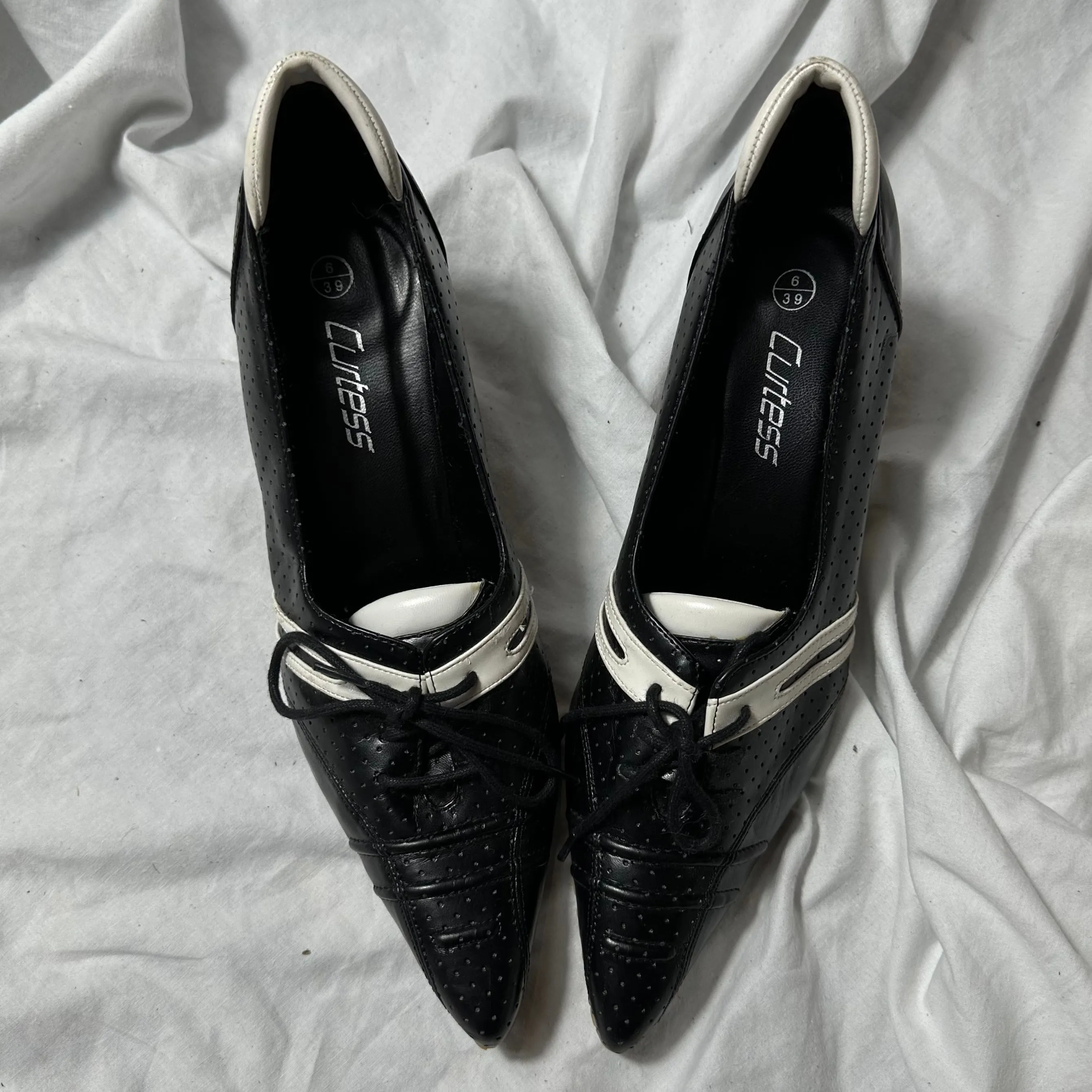 VIntage sporty racing moto kitten heels